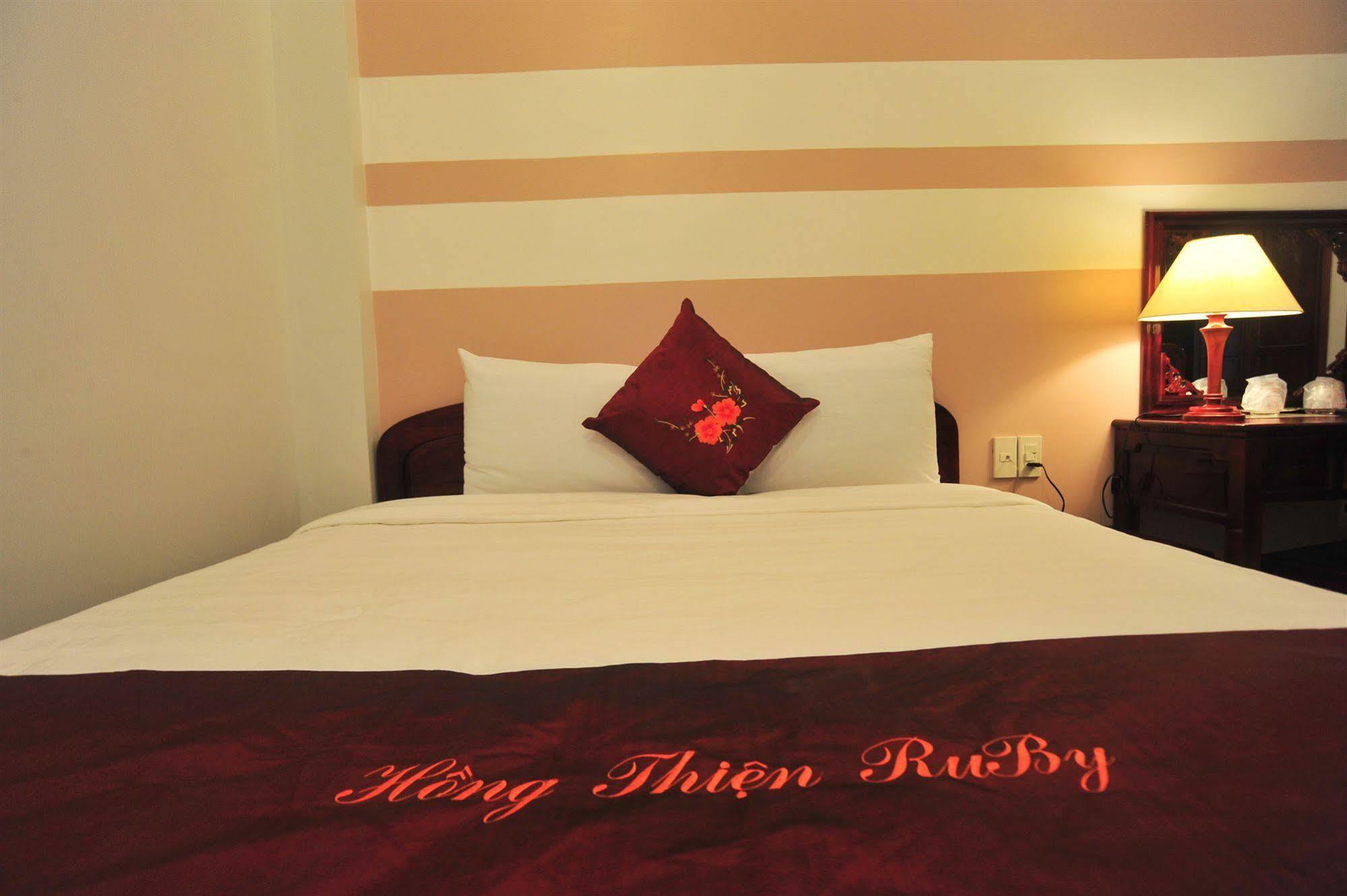 Hong Thien Ruby Hotel Hue Exterior foto